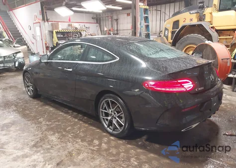 2018 Mercedes-Benz C 300 z USA, uszkodzony, nr VIN WDDWJ4JBXJF745972